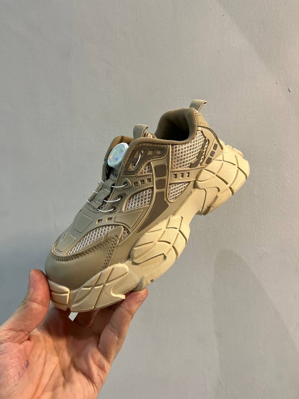 کتونی دیسکی وارداتی طرح کارگو  کد 4673a